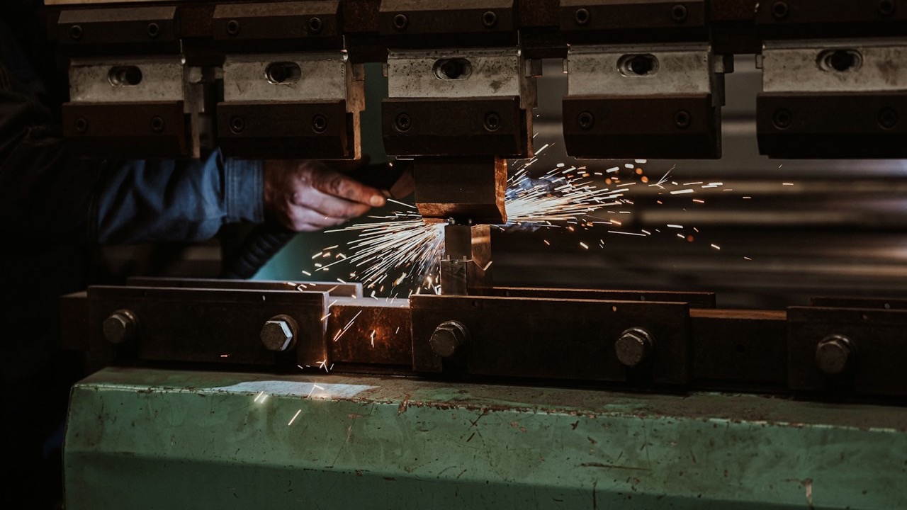 Press Brake Tooling: How to Read the Types and Pick the Right V-Die